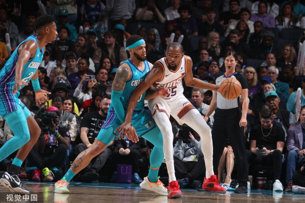 面临更大的 面临更大的