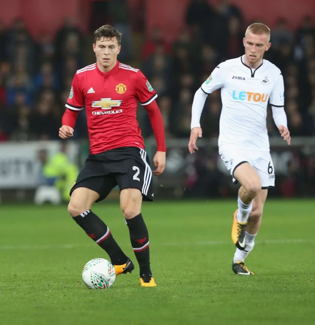 进球机器！2025年俱乐部+国家队凯恩65场比赛轰入60球（凯恩太猛：2025年代表俱乐部与国家队65战斩获60球）